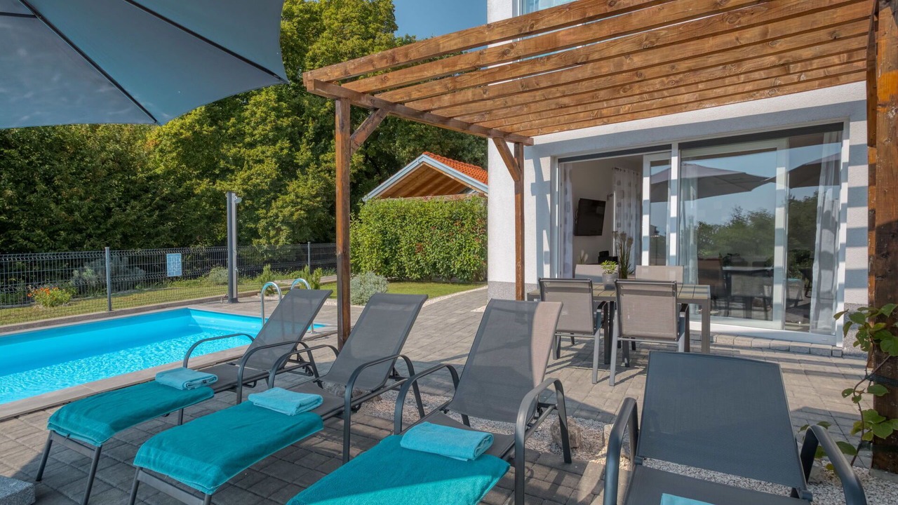 Photo of Outdoor in Pobri