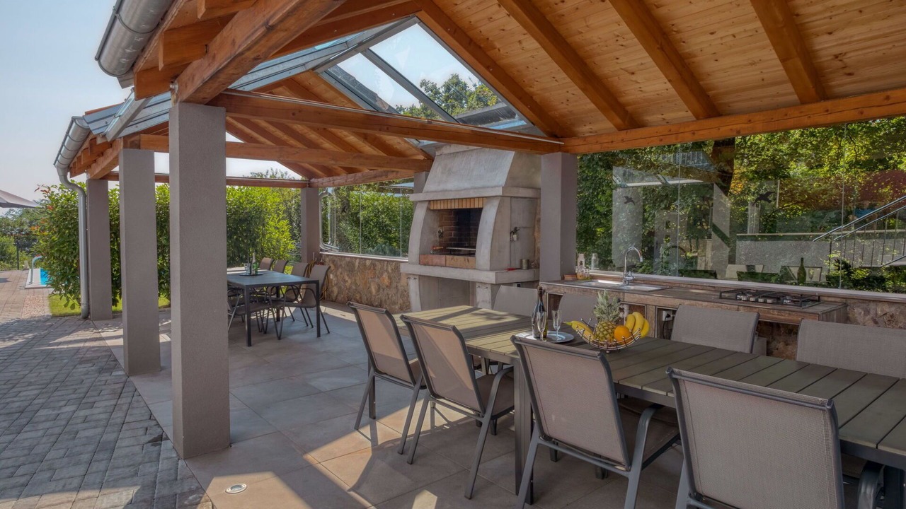 Photo of Outdoor in Pobri