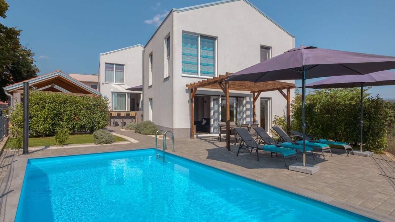 Photo of Outdoor in Pobri