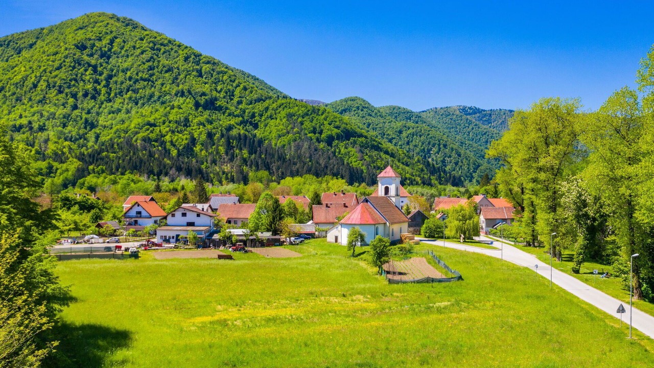 Photo of Others in Skrad