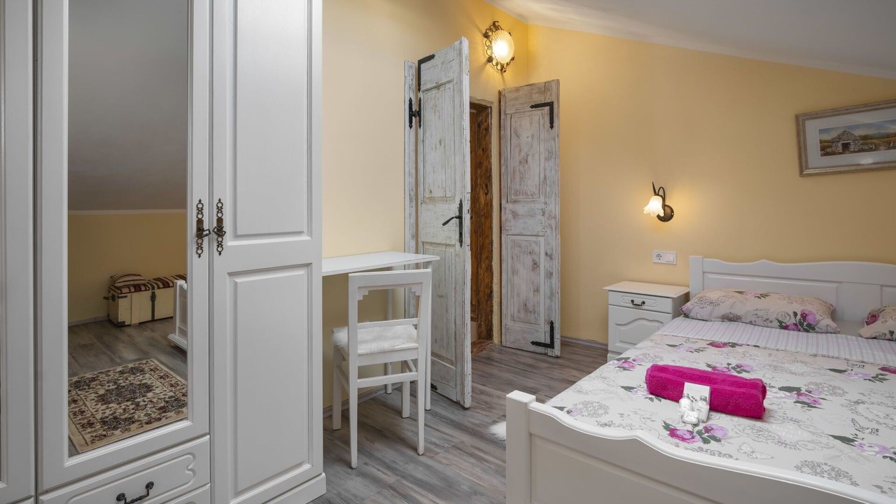 Photo of Bedroom in Loborika