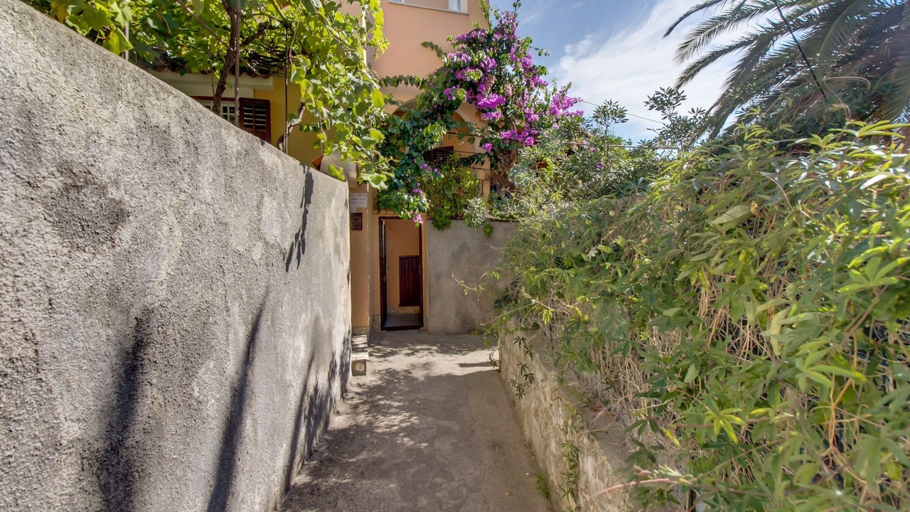 Photo of Outdoor in Cove Murtar