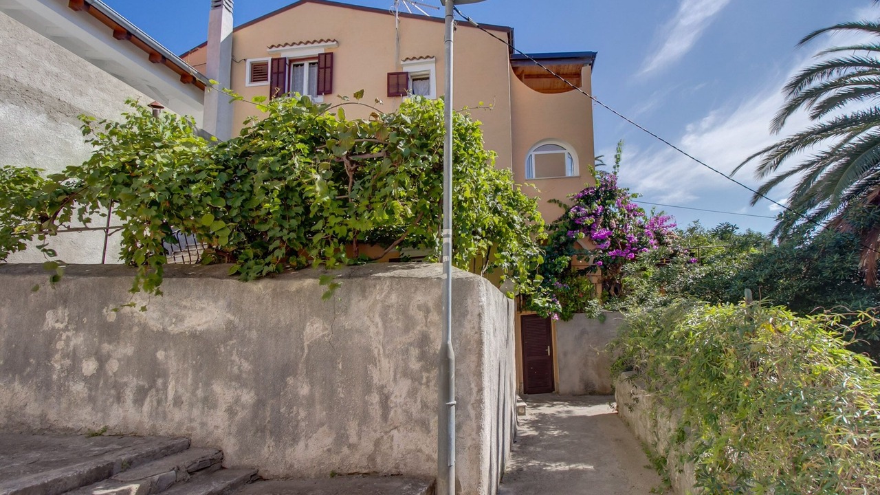 Photo of Outdoor in Cove Murtar