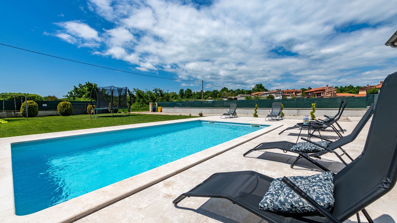 Photo of Outdoor in Cere