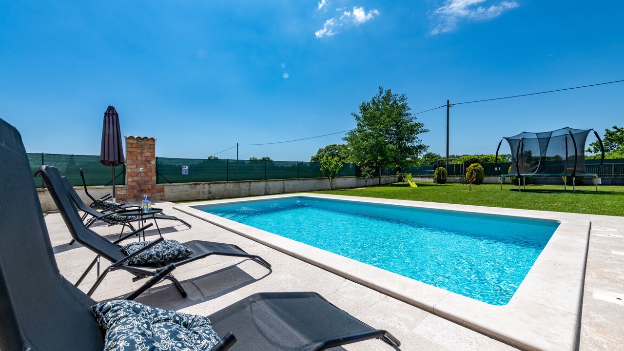 Photo of Outdoor in Cere