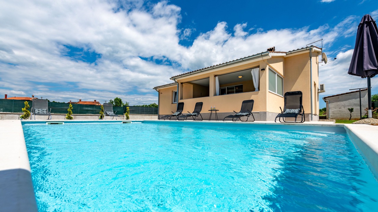 Photo of Outdoor in Cere