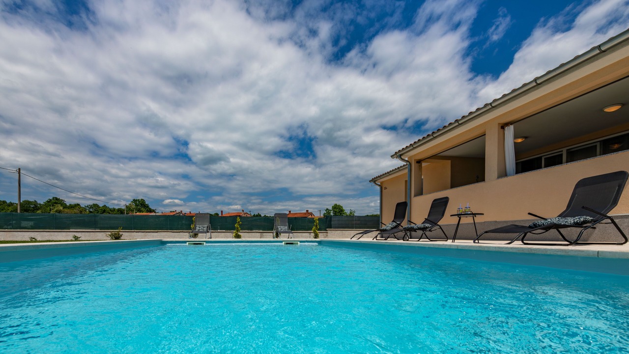 Photo of Outdoor in Cere