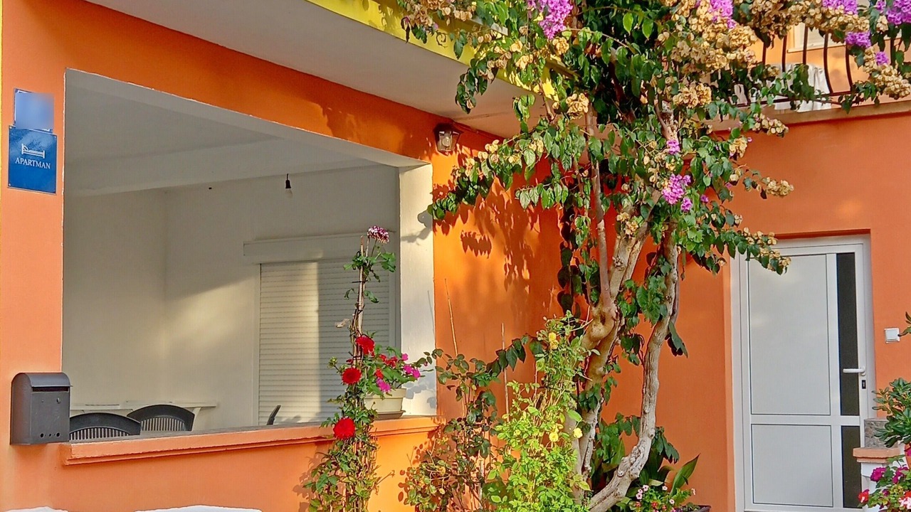 Photo of Outdoor in Petrcane