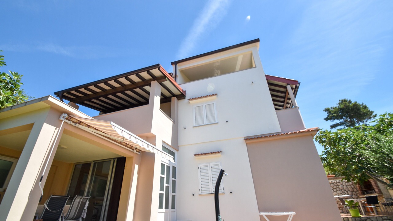 Photo of Outdoor in Banjol