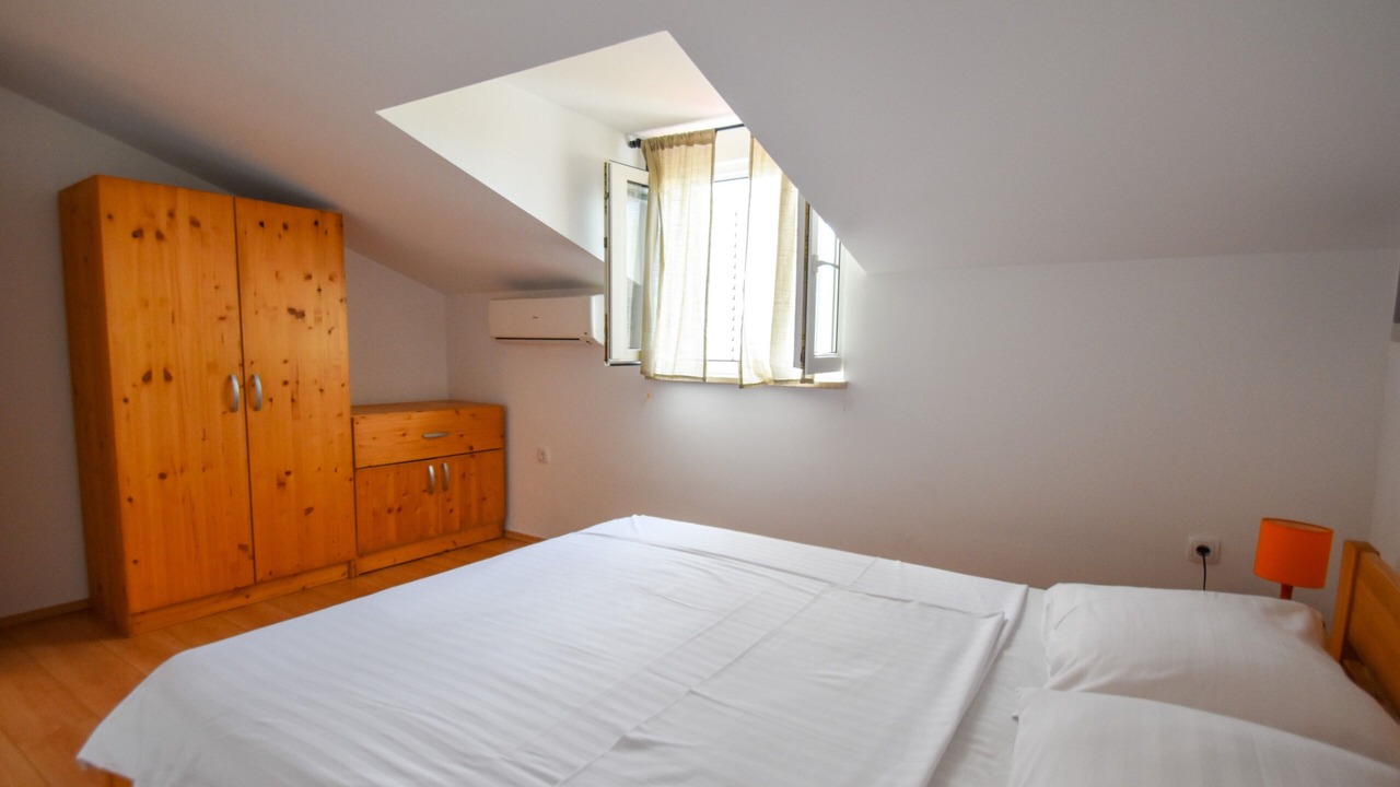 Photo of Bedroom in Banjol