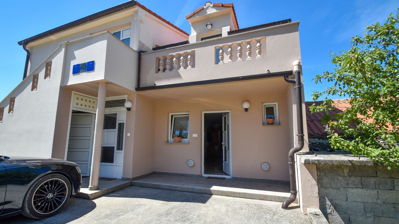 Photo of Outdoor in Banjol