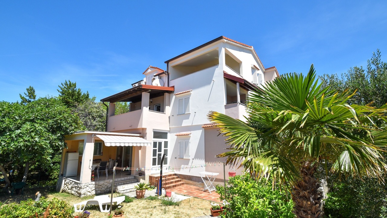 Photo of Outdoor in Banjol