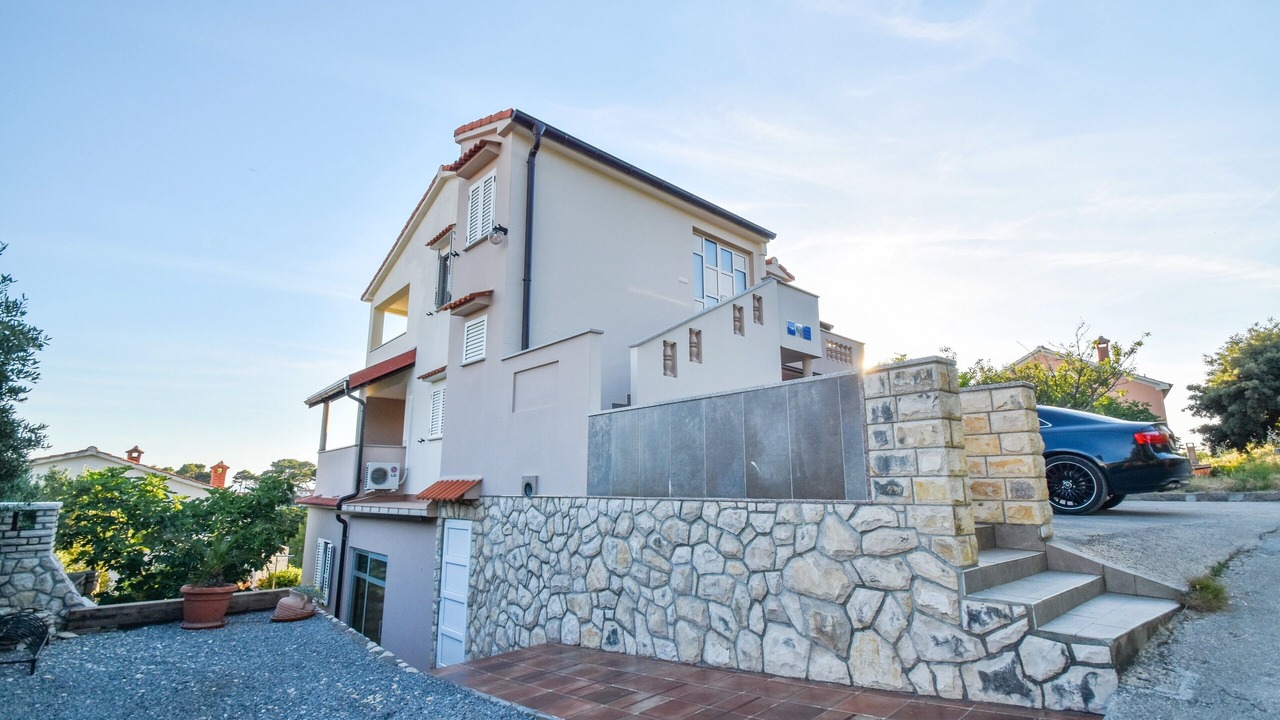 Photo of Outdoor in Banjol