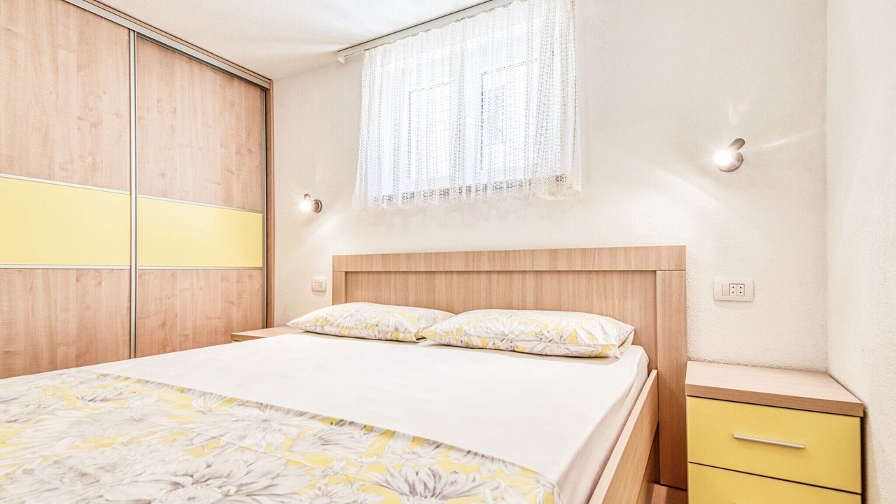 Photo of Bedroom in Povlja