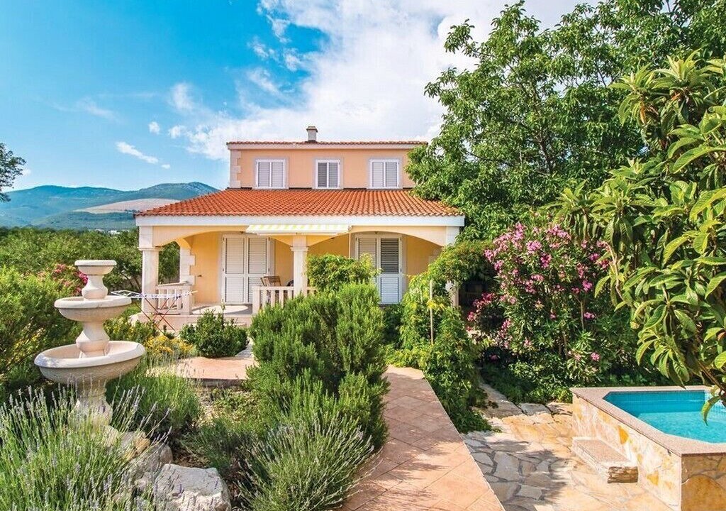 Photo of Outdoor in Rudine
