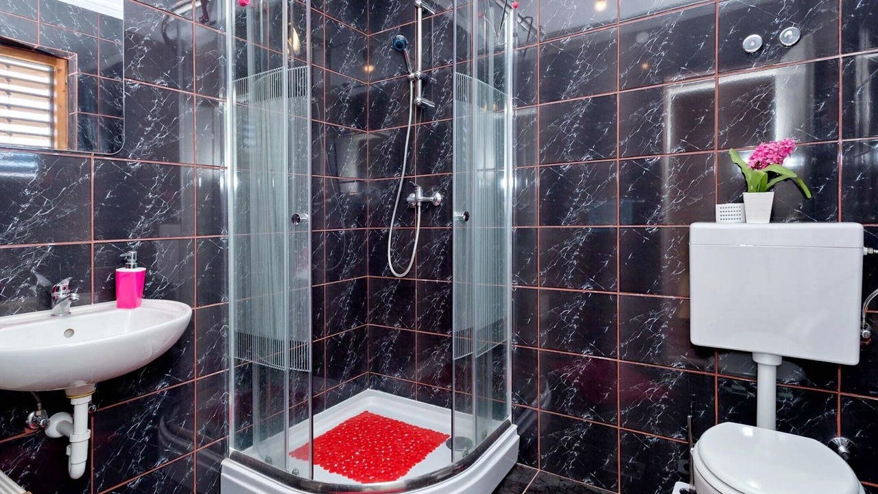 Photo of Bathroom in Dol