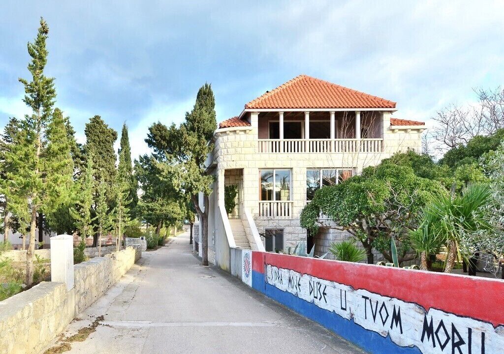 Photo of Outdoor in Sumartin