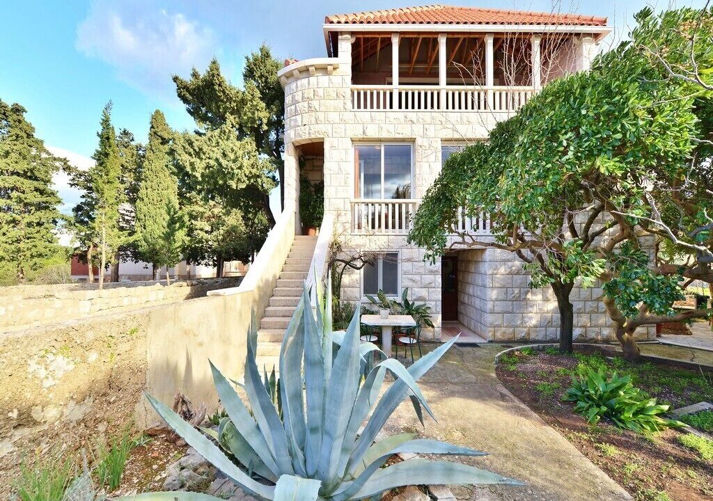 Photo of Outdoor in Sumartin