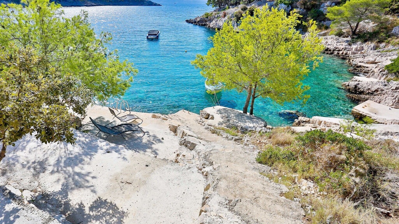 Photo of Others in Cove Osibova (Milna)