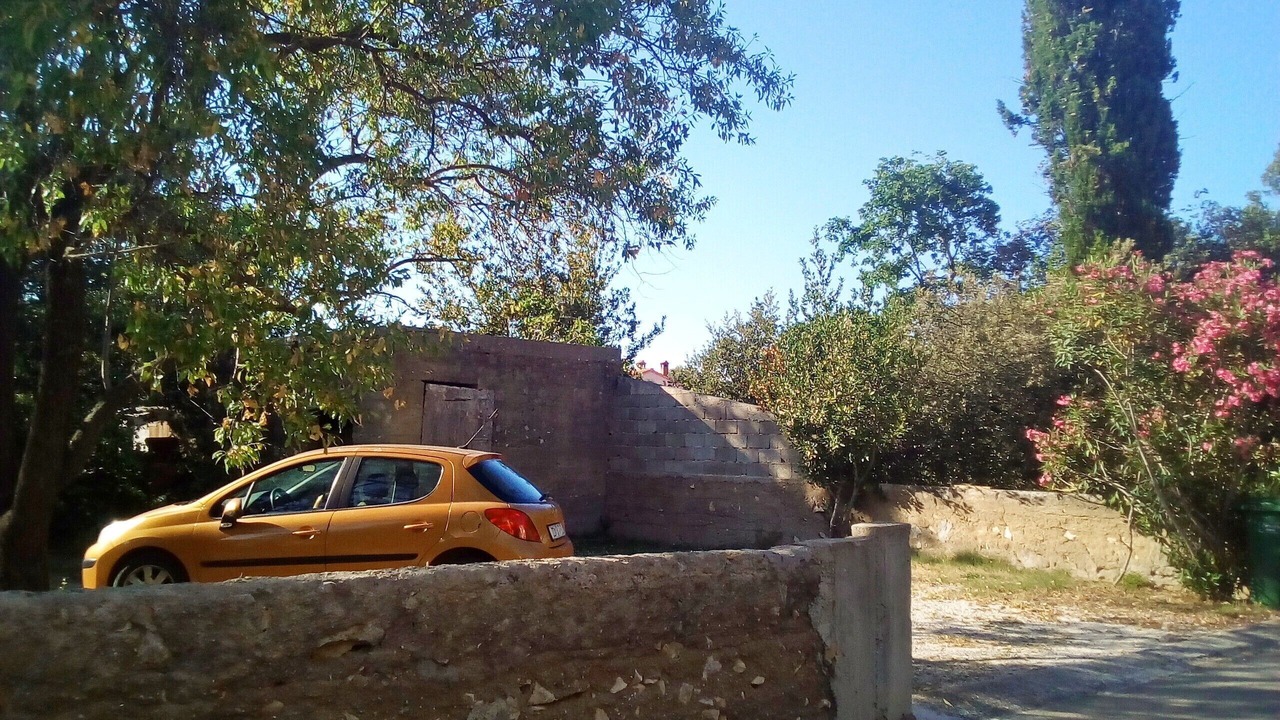 Photo of Outdoor in Petrcane