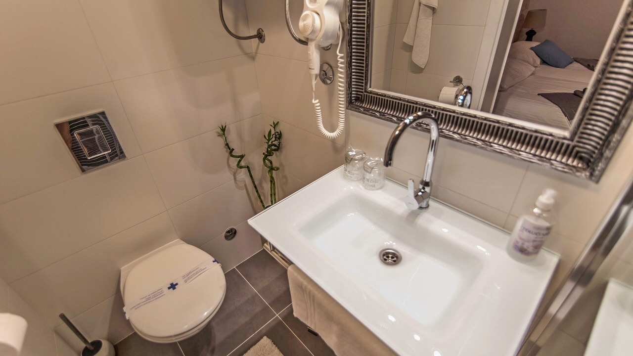 Photo of Bathroom in Lovorno