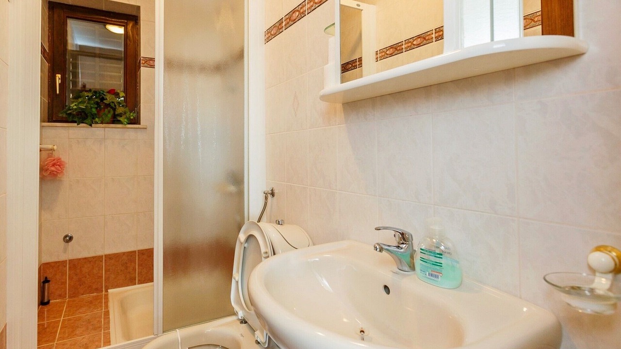 Photo of Bathroom in Duce