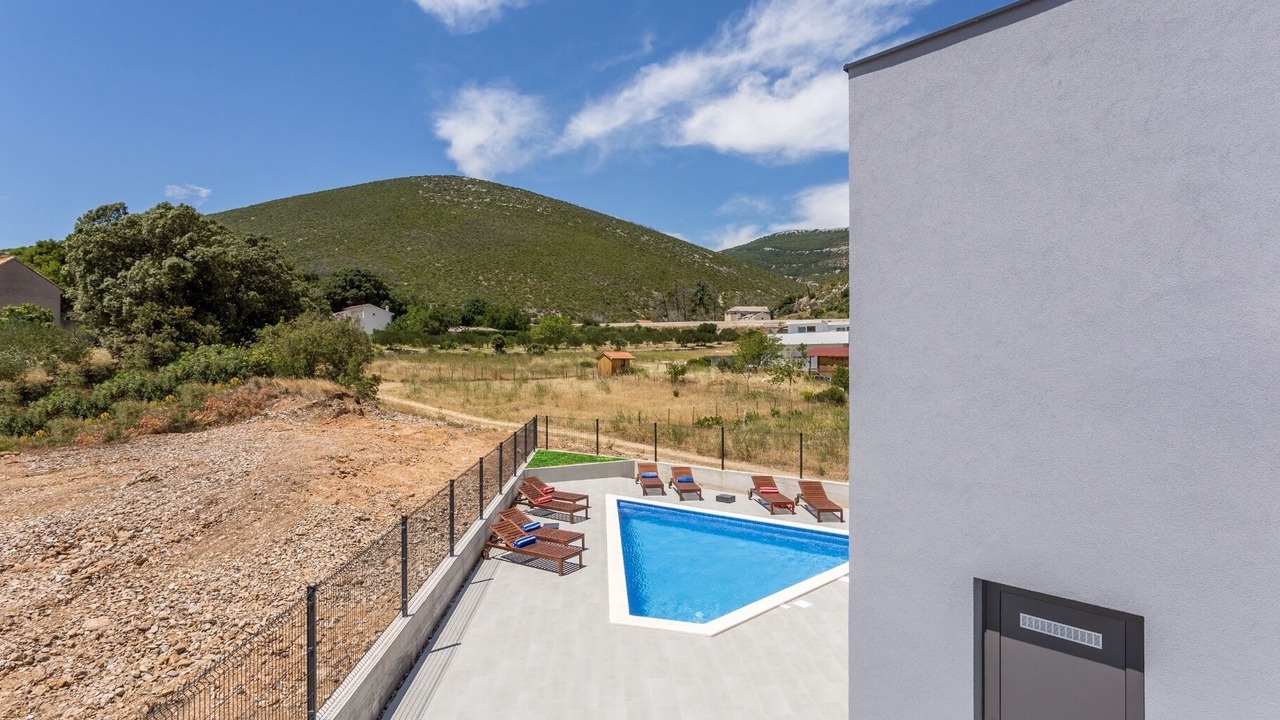 Photo of Outdoor in Rudine