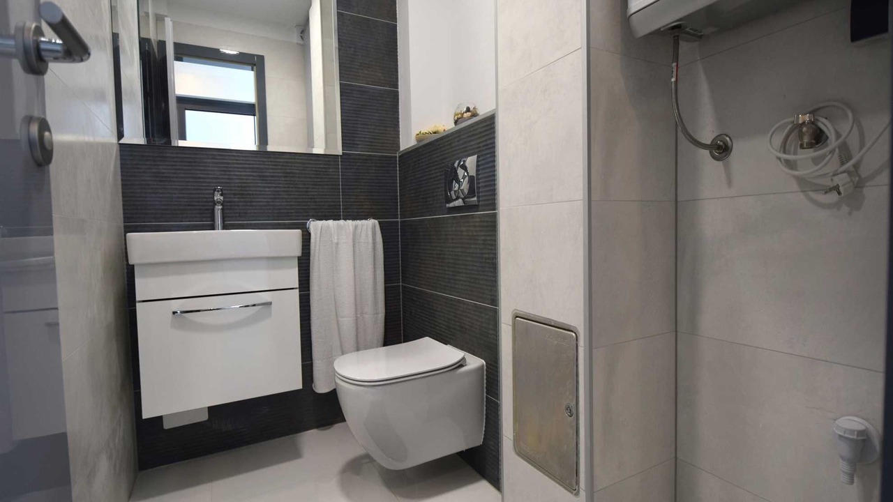 Photo of Bathroom in Porat