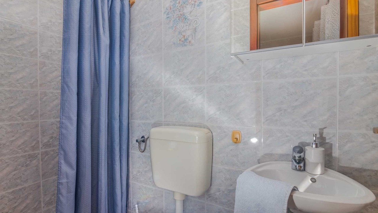 Photo of Bathroom in Porat