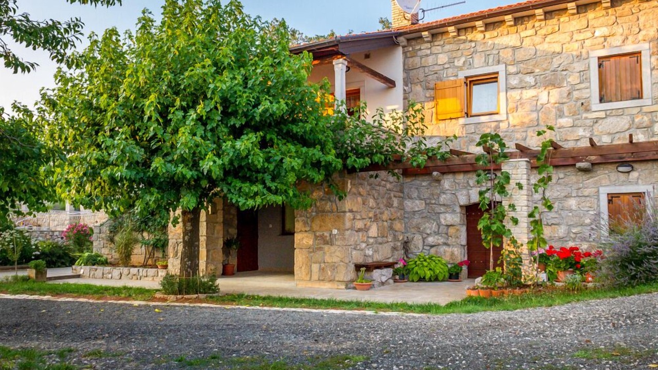 Photo of Outdoor in Kras