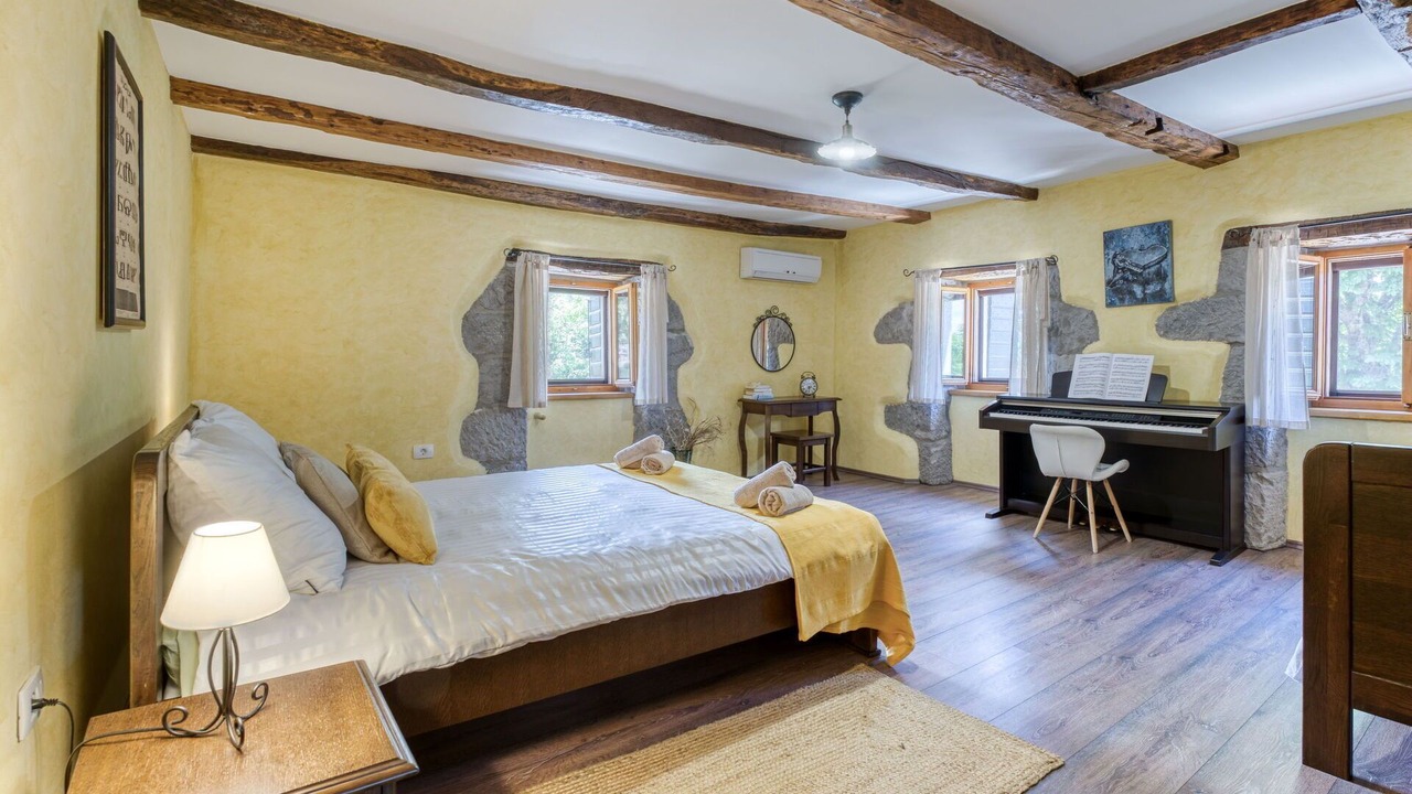 Photo of Bedroom in Grabri