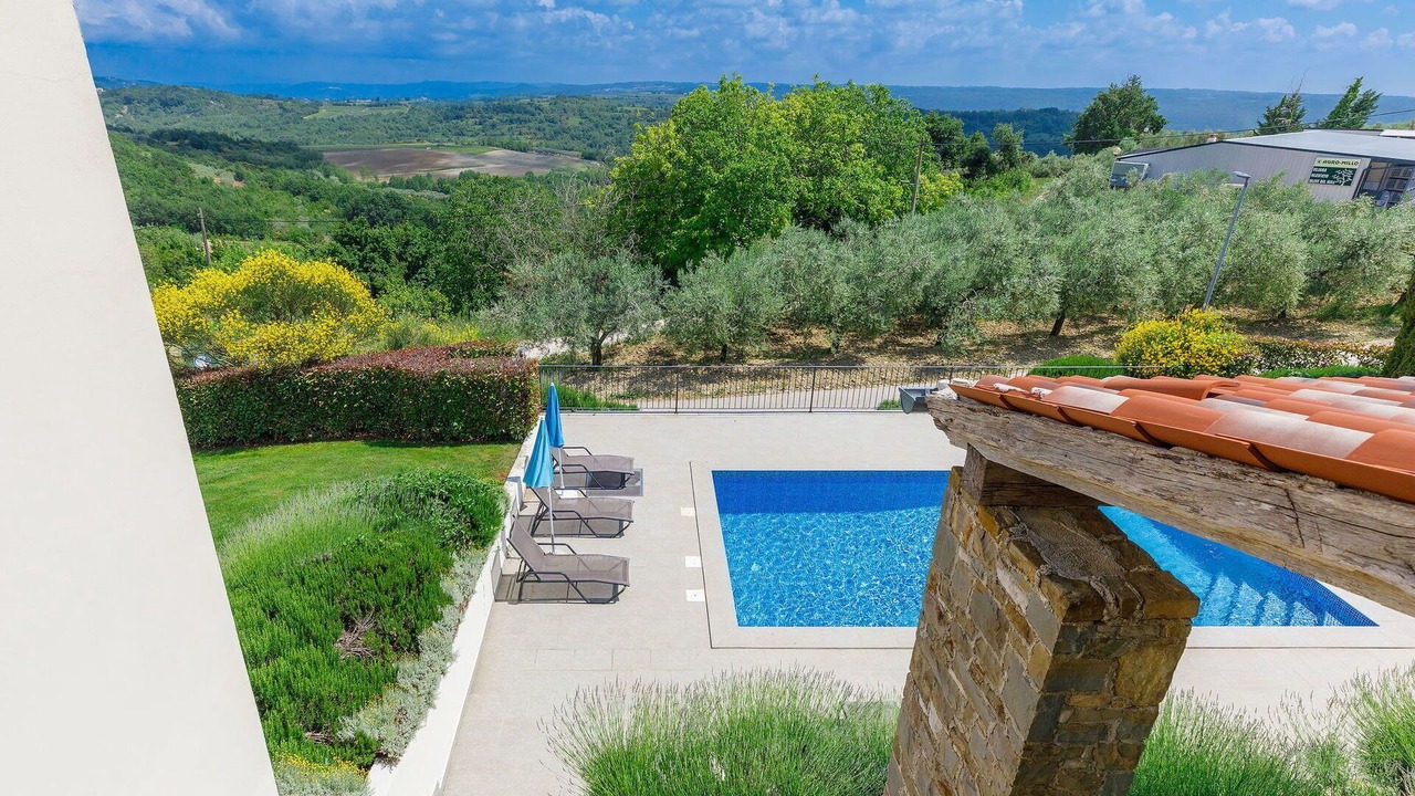 Photo of Outdoor in Baredine