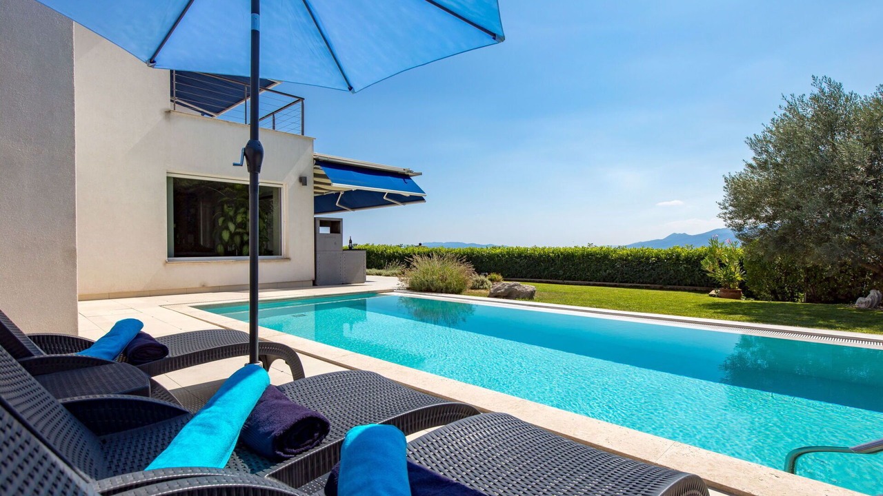 Photo of Outdoor in Rubesi