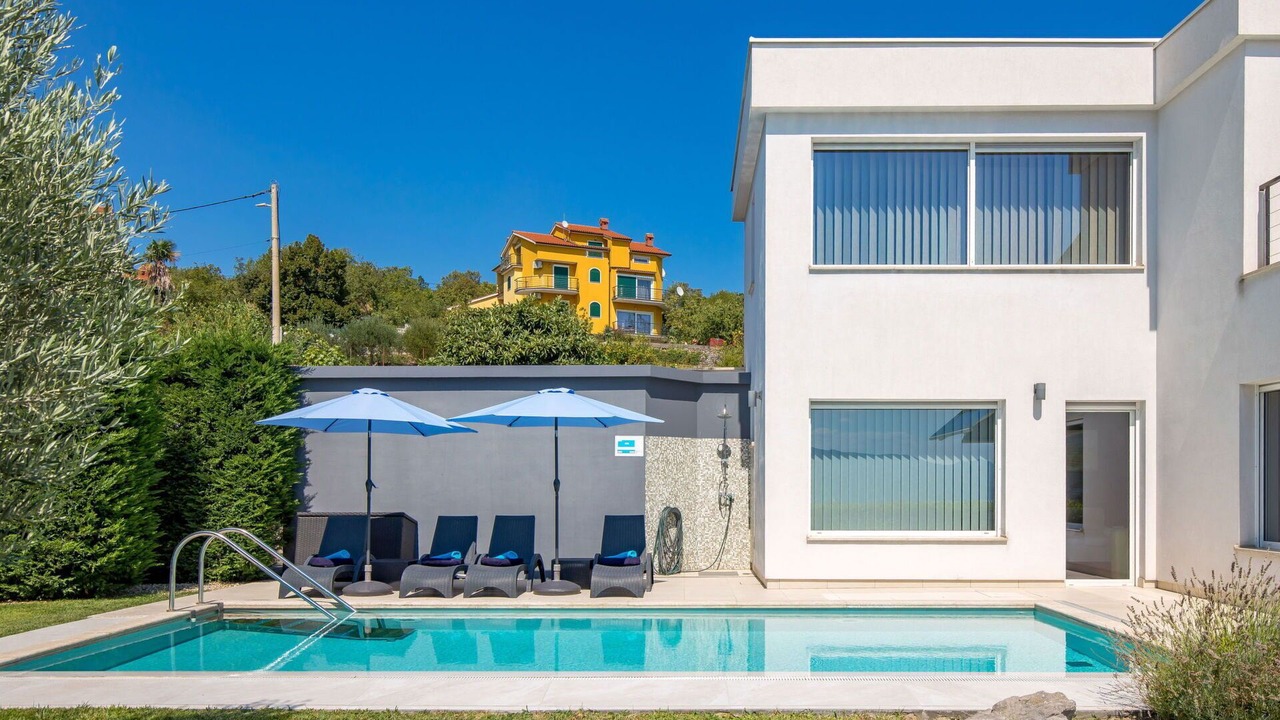 Photo of Outdoor in Rubesi
