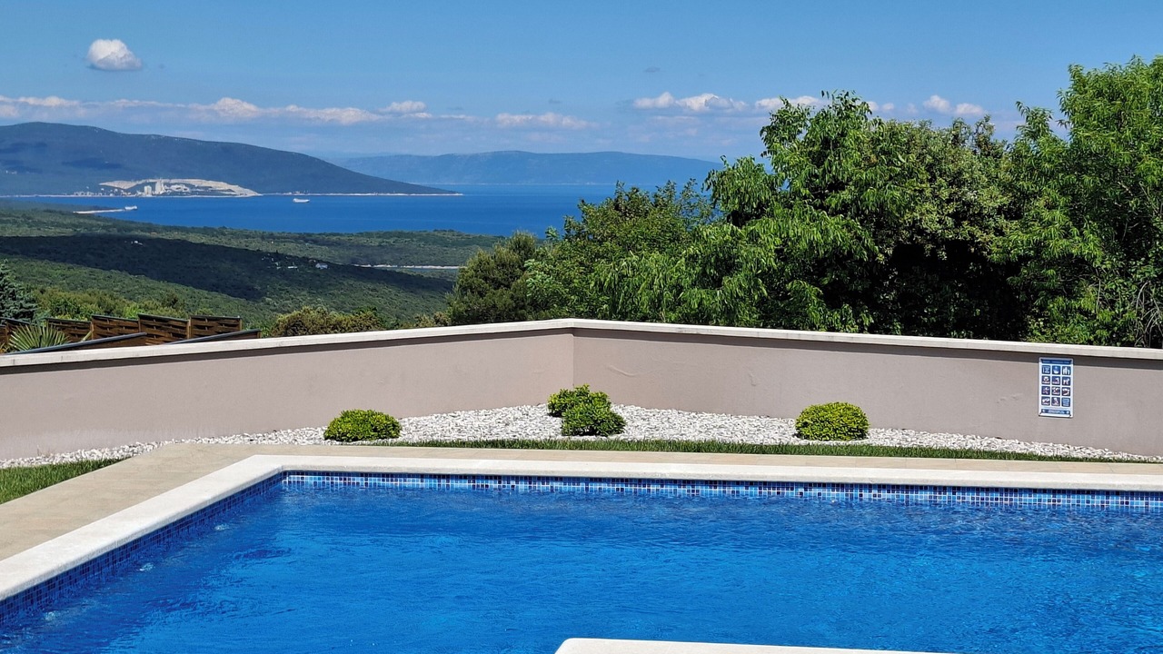 Photo of Outdoor in Kavran