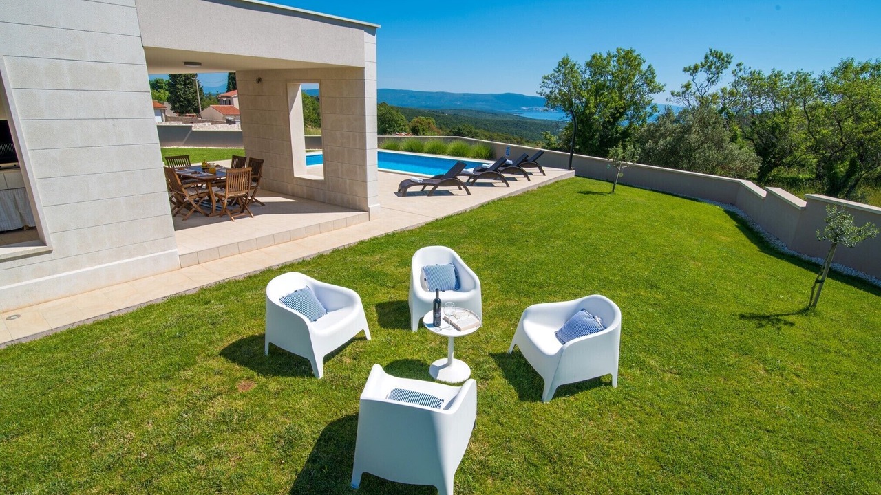 Photo of Outdoor in Kavran
