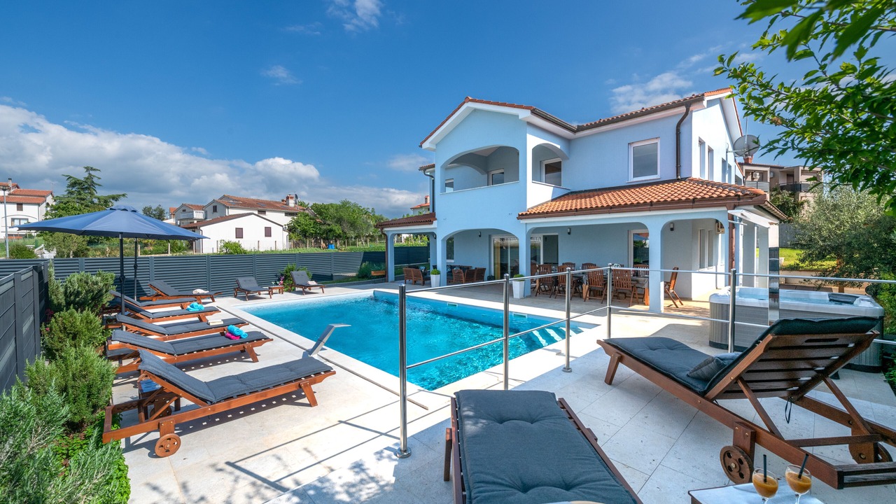 Photo of Outdoor in Musalez