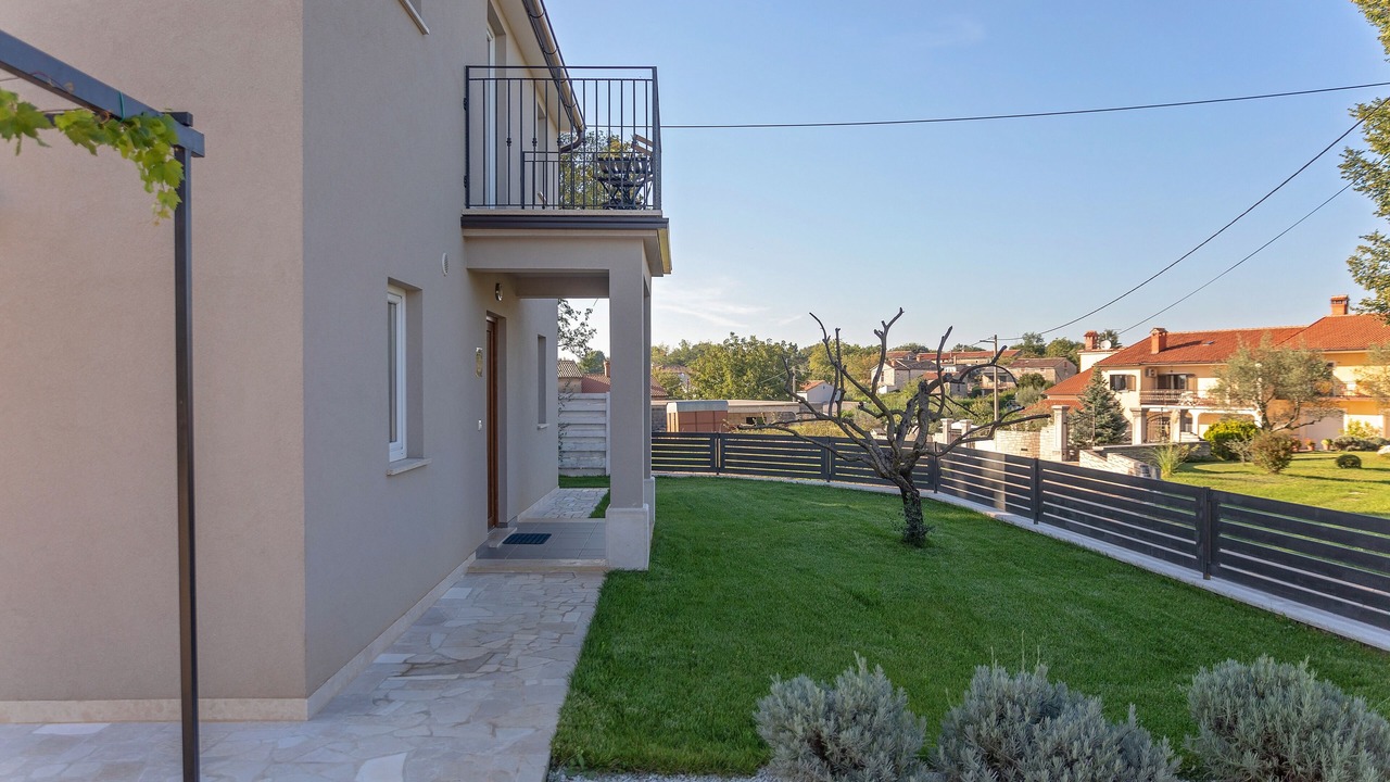 Photo of Outdoor in Tinjan