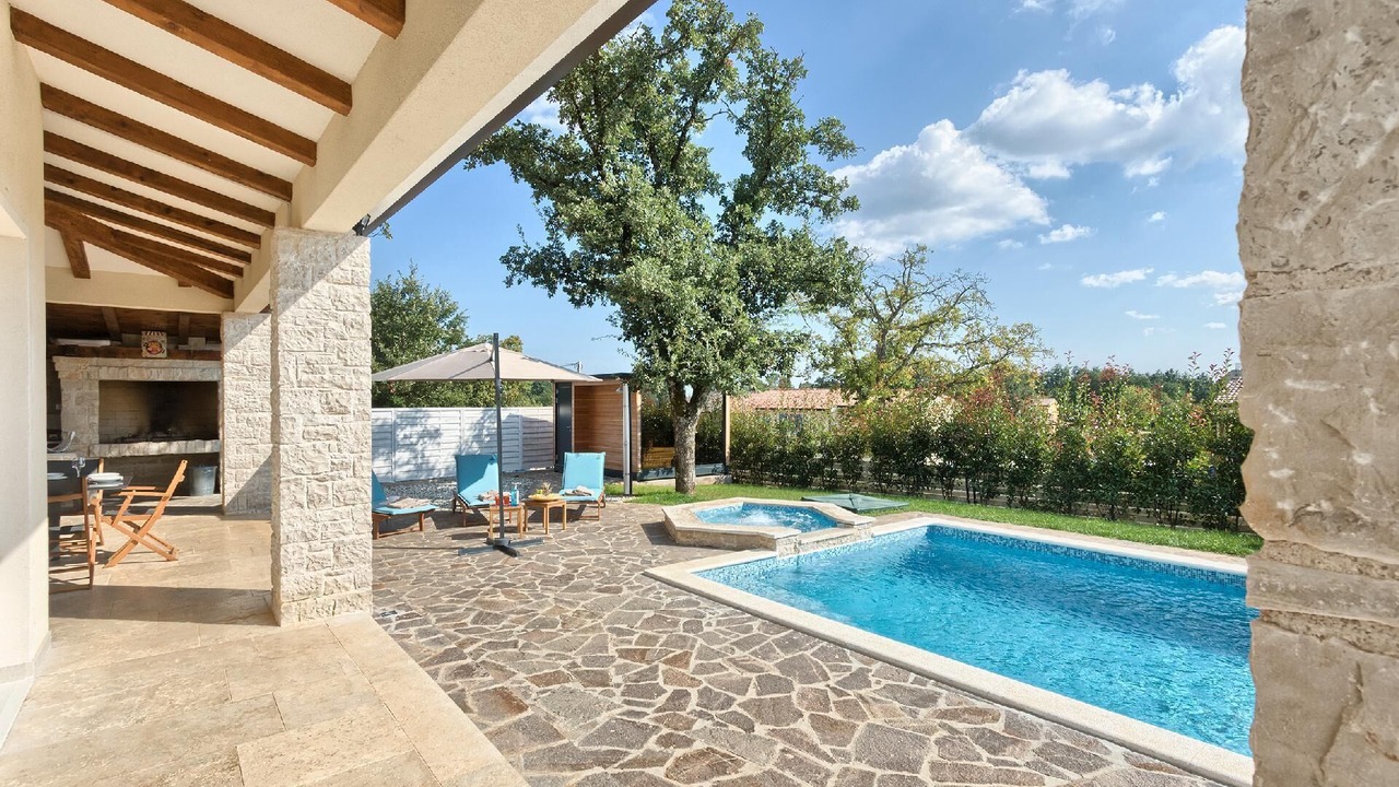 Photo of Outdoor in Muzini