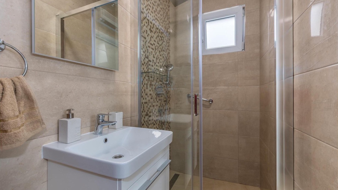 Photo of Bathroom in Srinjine