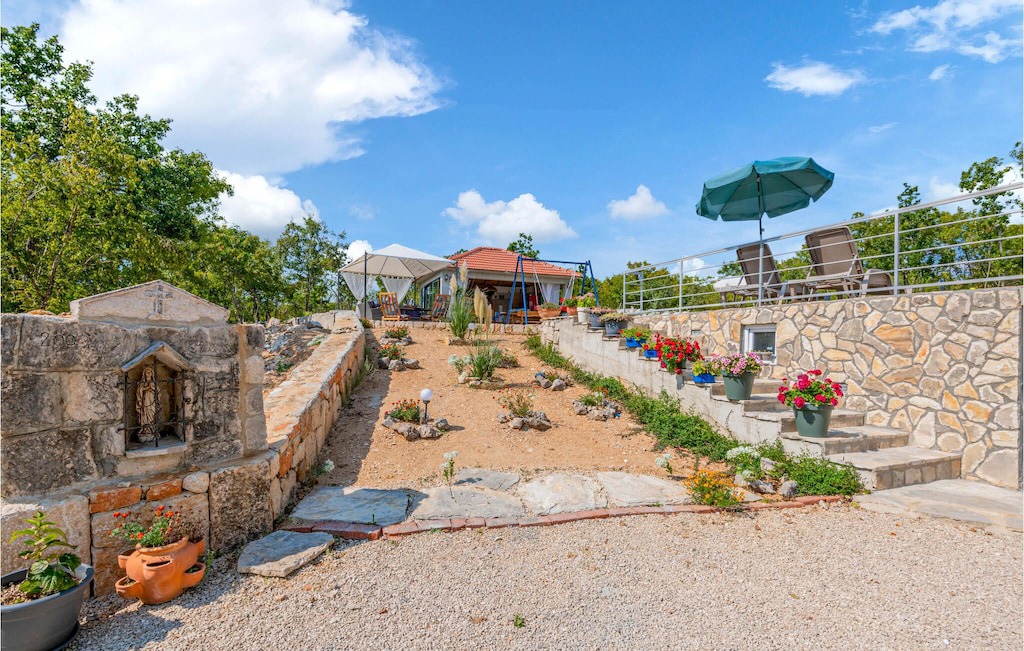 Photo of Buildings in Zmijavci