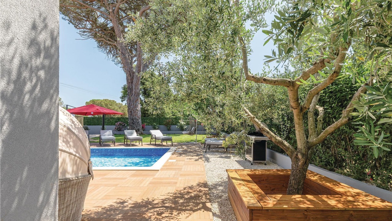 Photo of Outdoor in Cervar
