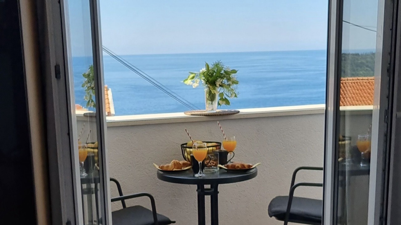Photo of Others in Ploce