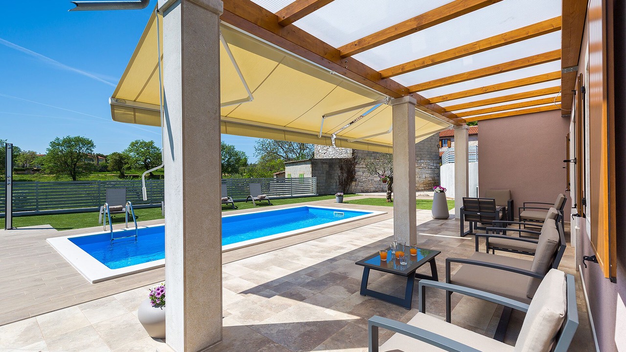 Photo of Outdoor in Tadini