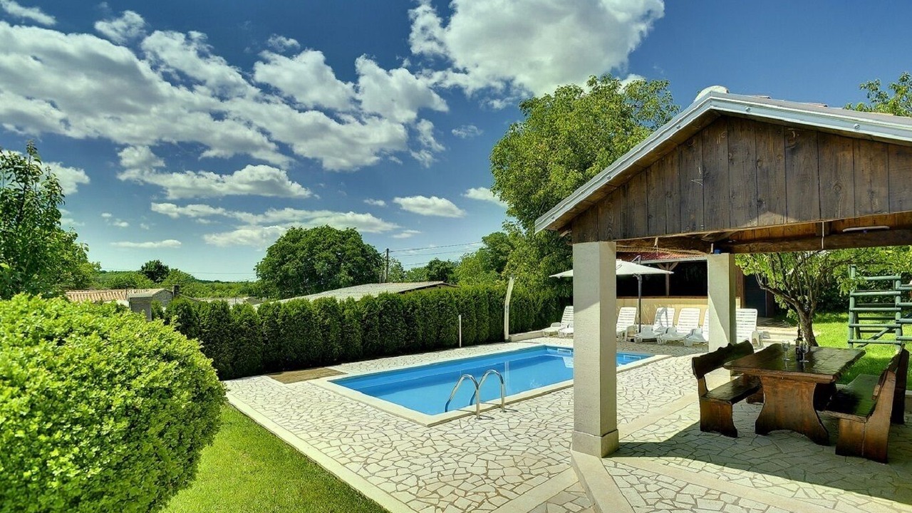 Photo of Outdoor in Lindar