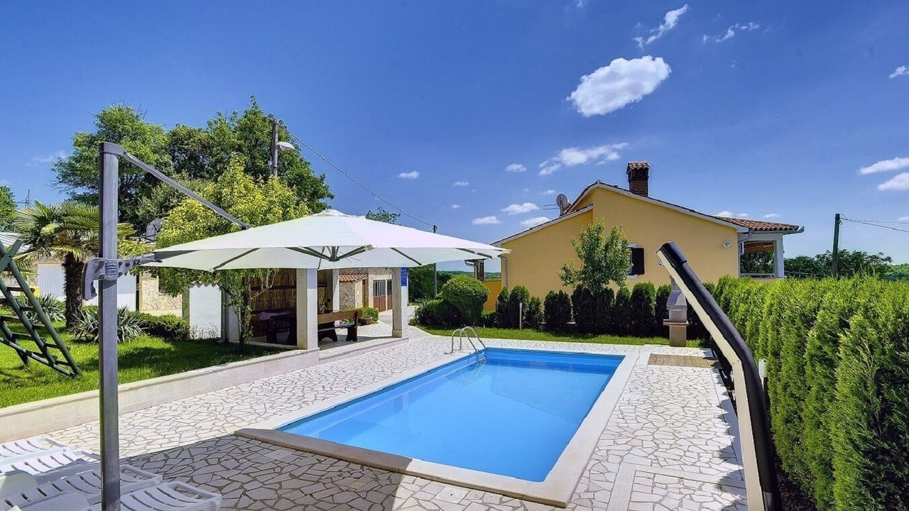 Photo of Outdoor in Lindar
