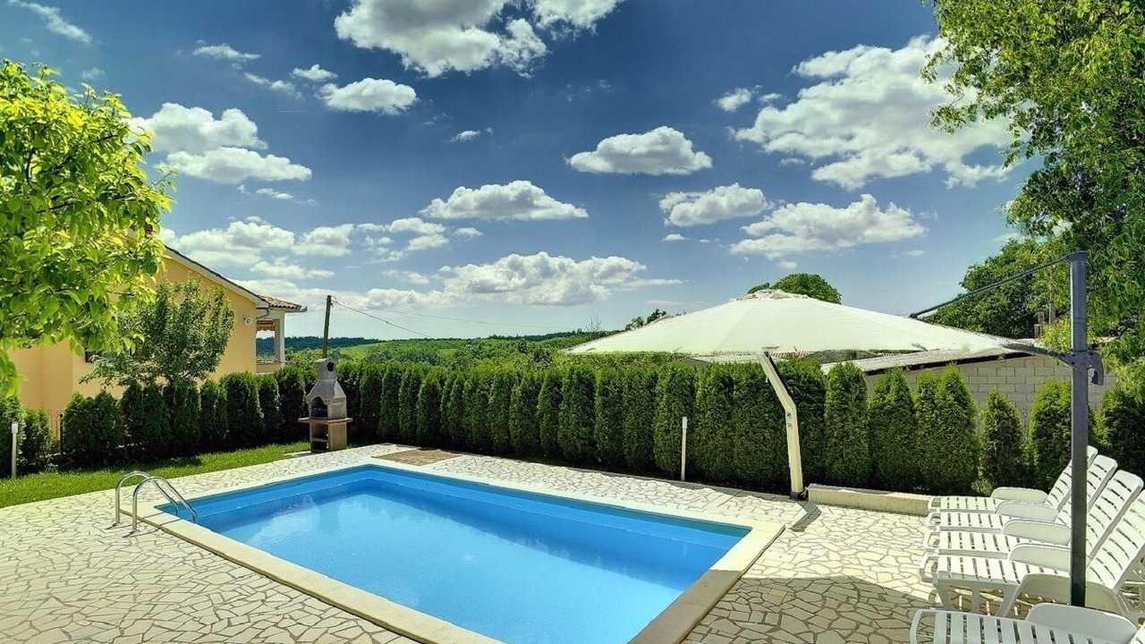 Photo of Outdoor in Lindar