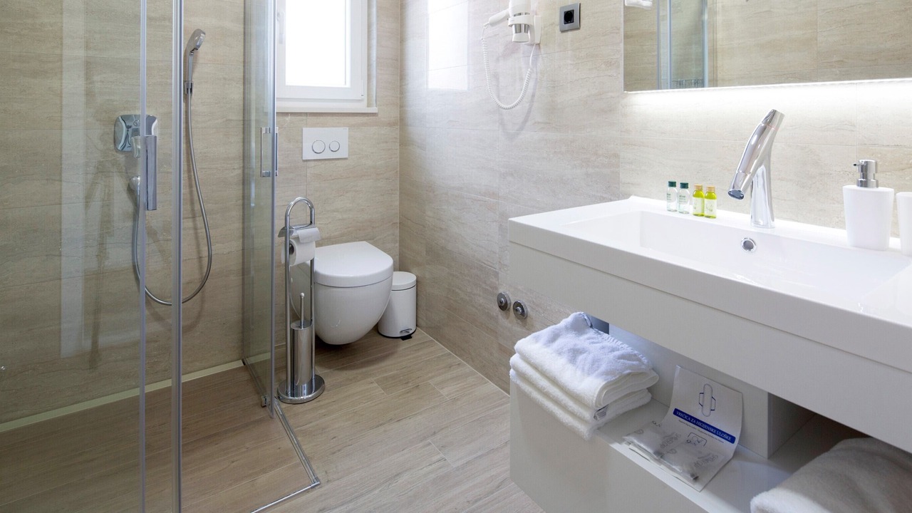 Photo of Bathroom in Duce
