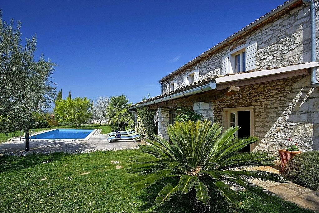 Photo of Outdoor in Vardica