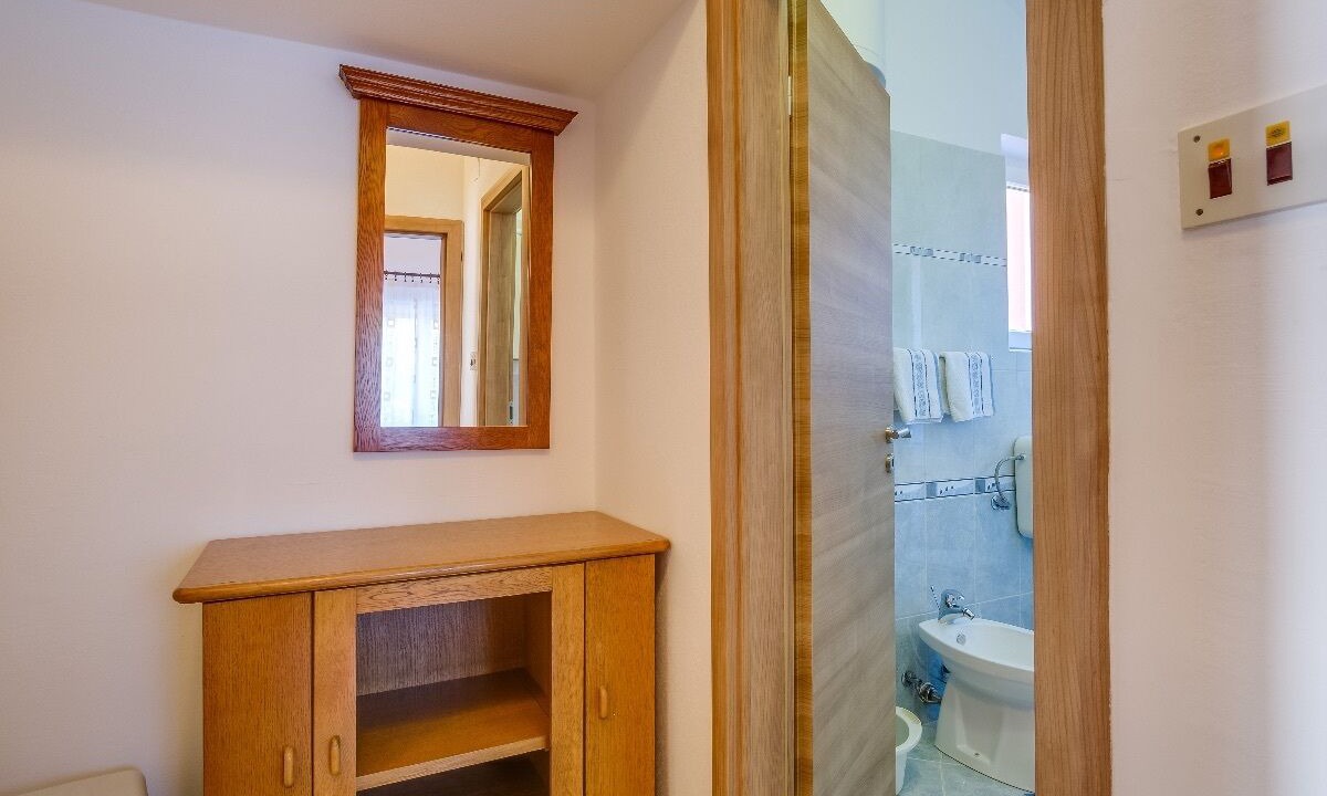 Photo of Bathroom in Cove Murtar